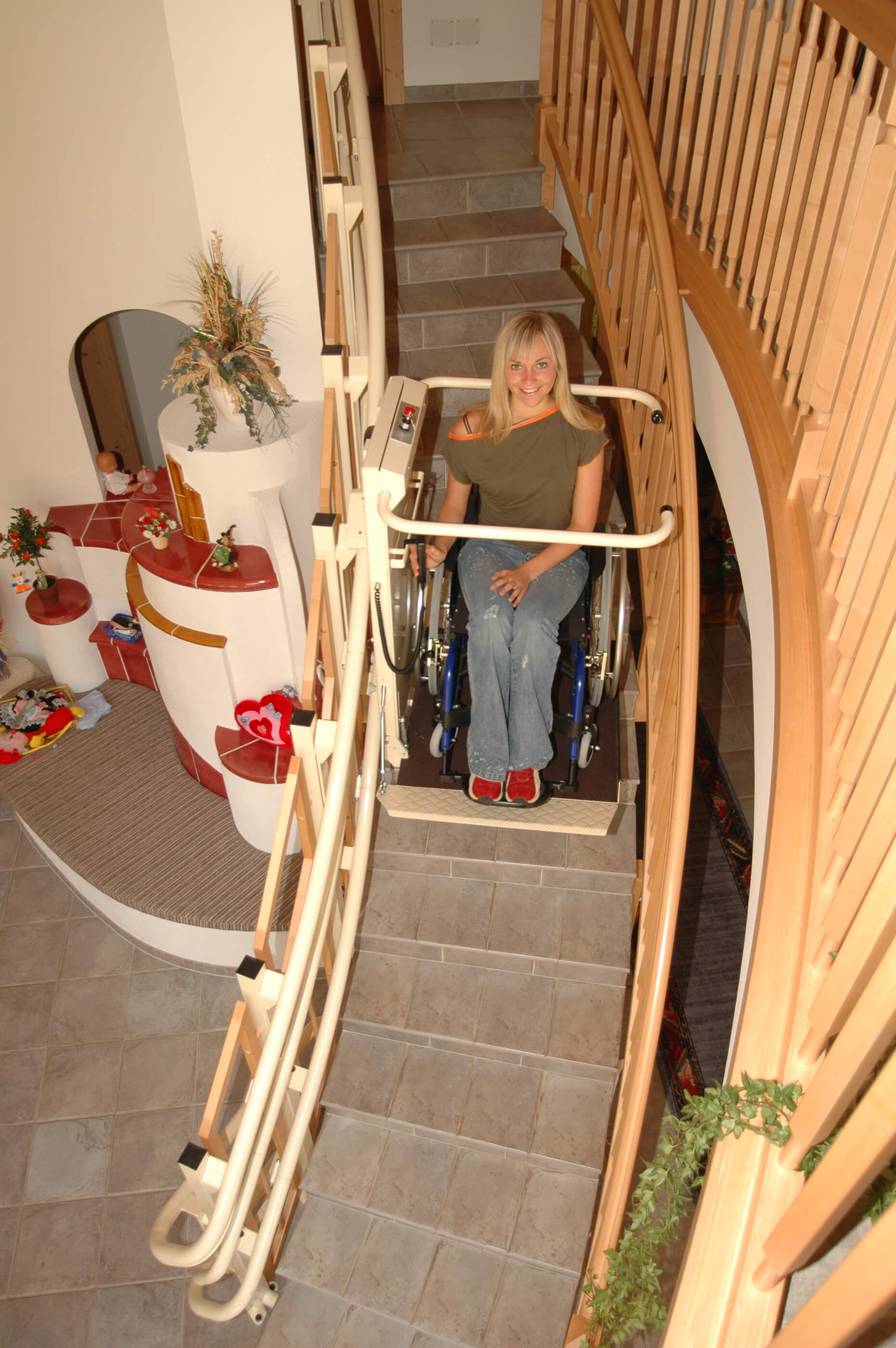 plateforme monte escalier électrique pour fauteuil ams